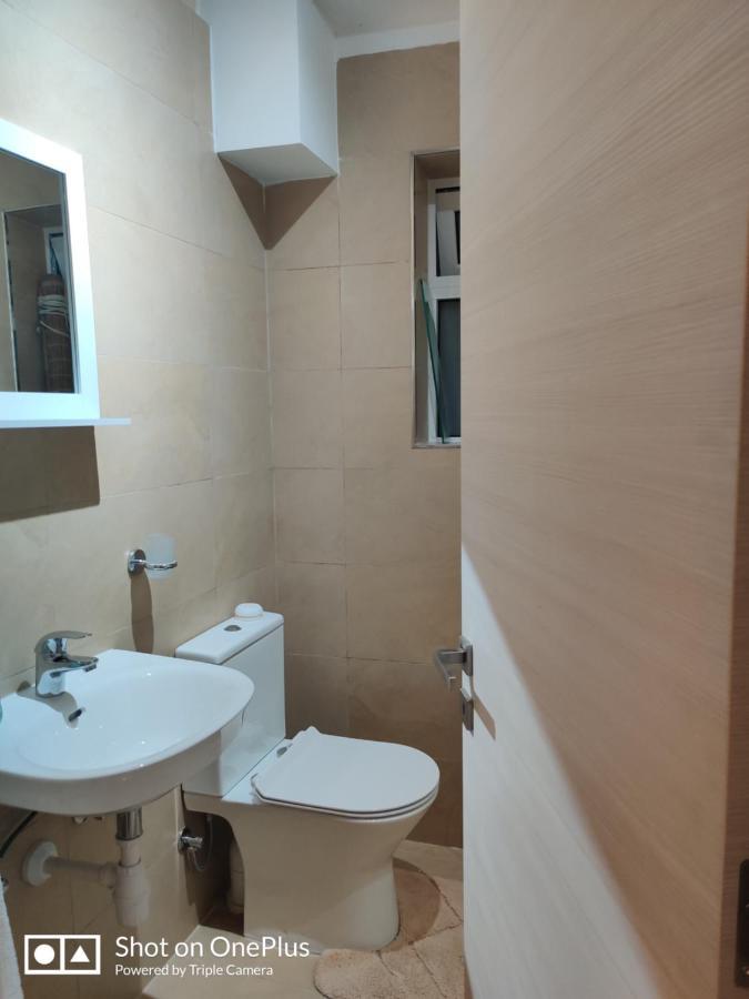 Lägenhet Semi-basement, Cosy Interconnected To Our A Traditional Maltese Townhouse Senglea